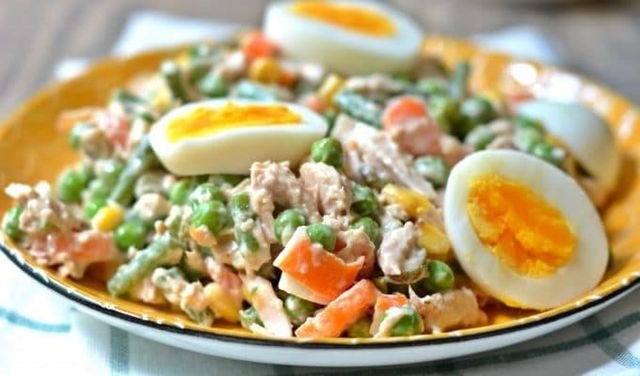 SALADE OEUF A LA RUSSE